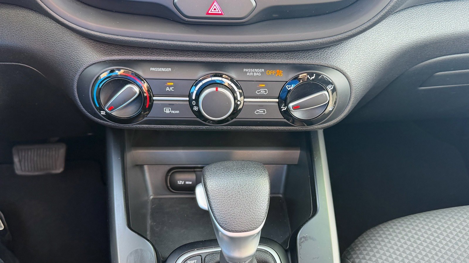 Used 2023 Kia Soul LX w/ LX Technology Package image 12