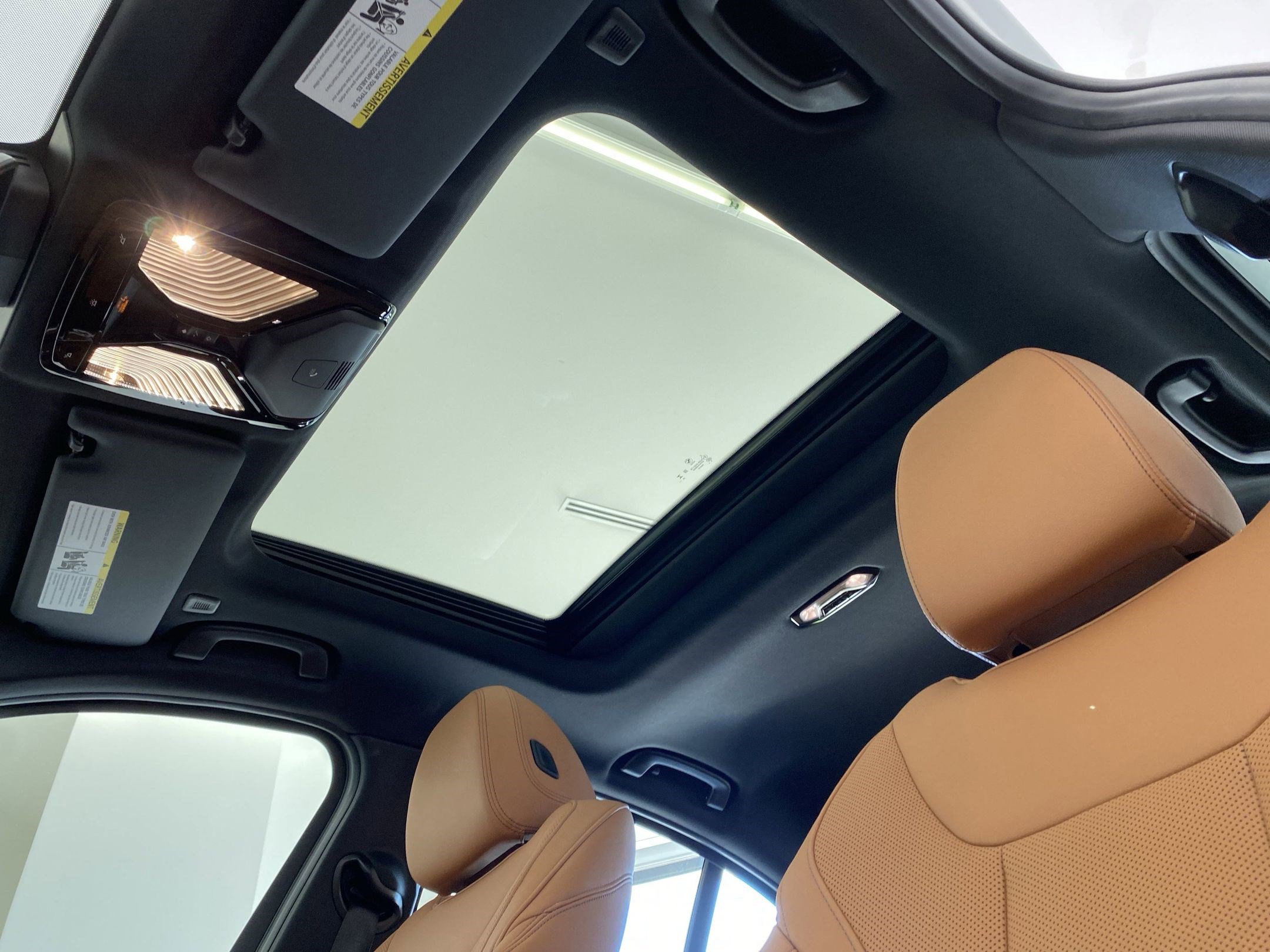 Used 2025 BMW 330i xDrive Sedan w/ Convenience Package image 14