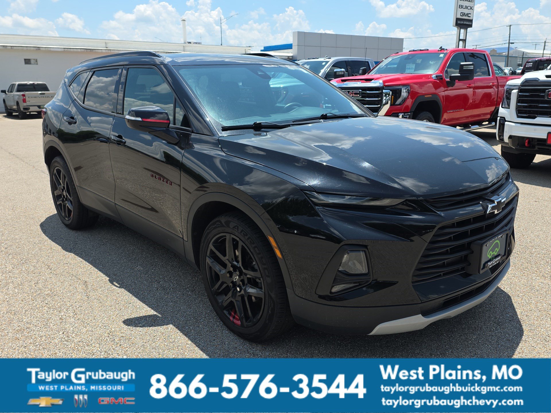 Used 2021 Chevrolet Blazer LT w/ Redline Edition AWD/4WD image 2