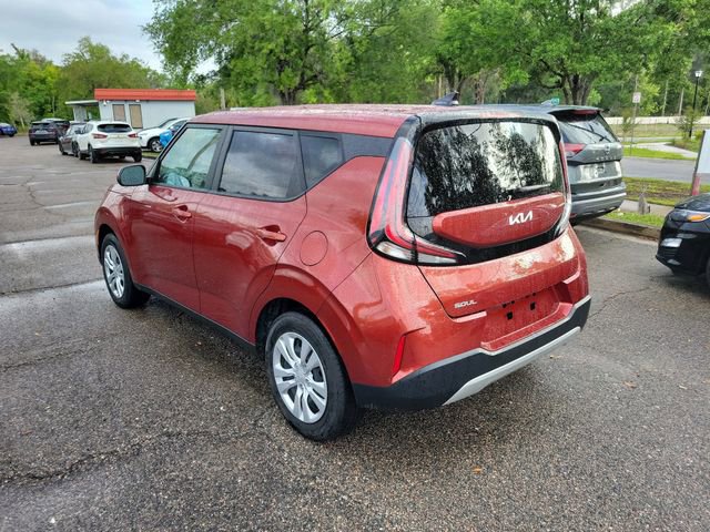 Used 2024 Kia Soul LX FWD image 3