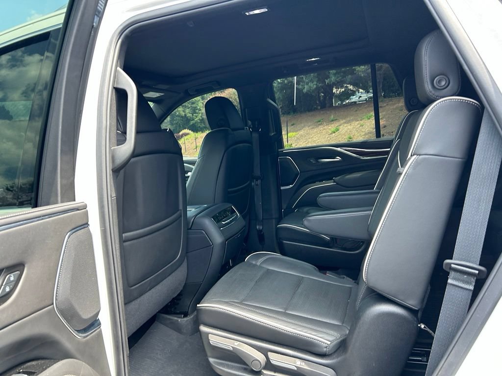 Used 2024 Cadillac Escalade Premium Luxury w/ Performance Package AWD/4WD image 44
