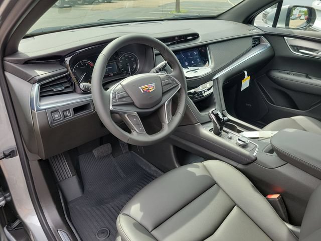 New 2026 Cadillac XT5 Luxury w/ LPO, Floor Liner Package AWD/4WD image 22