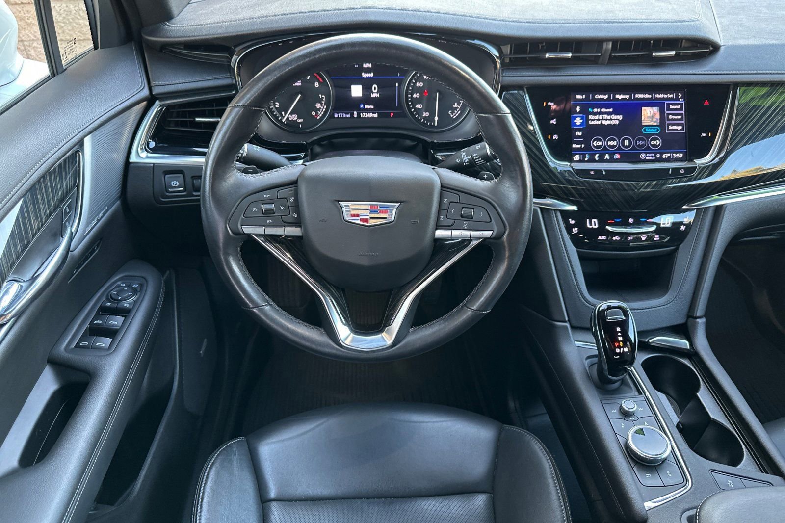 Used 2022 Cadillac XT6 Premium Luxury w/ Technology Package image 15