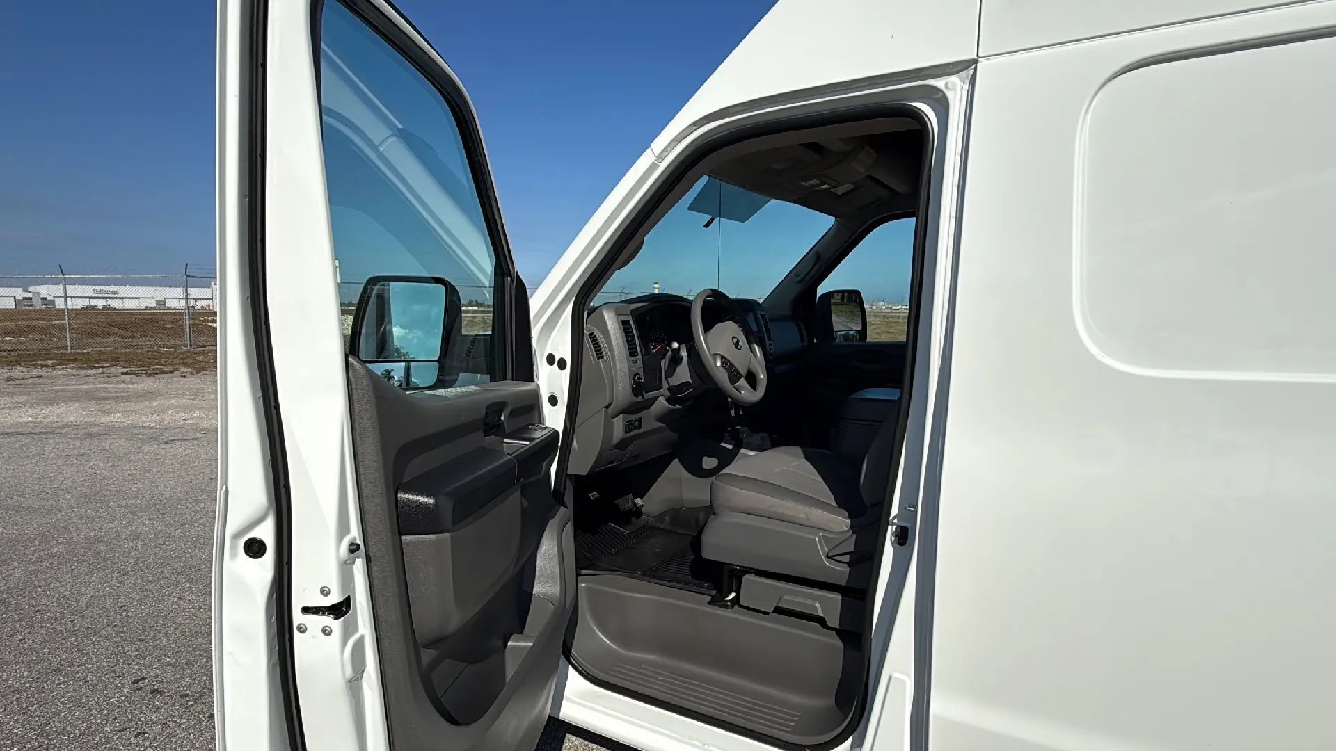 Used 2020 Nissan NV 2500 SV image 10