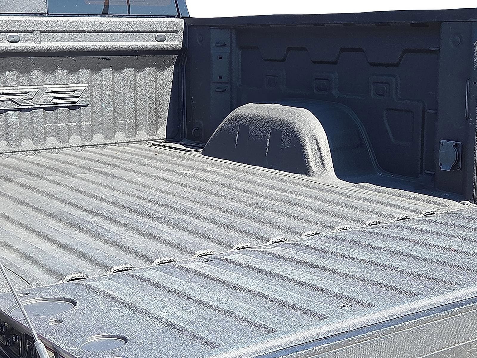 Used 2024 Chevrolet Silverado 1500 ZR2 w/ Technology Package image 9