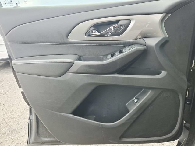 Used 2023 Chevrolet Traverse LT FWD image 19