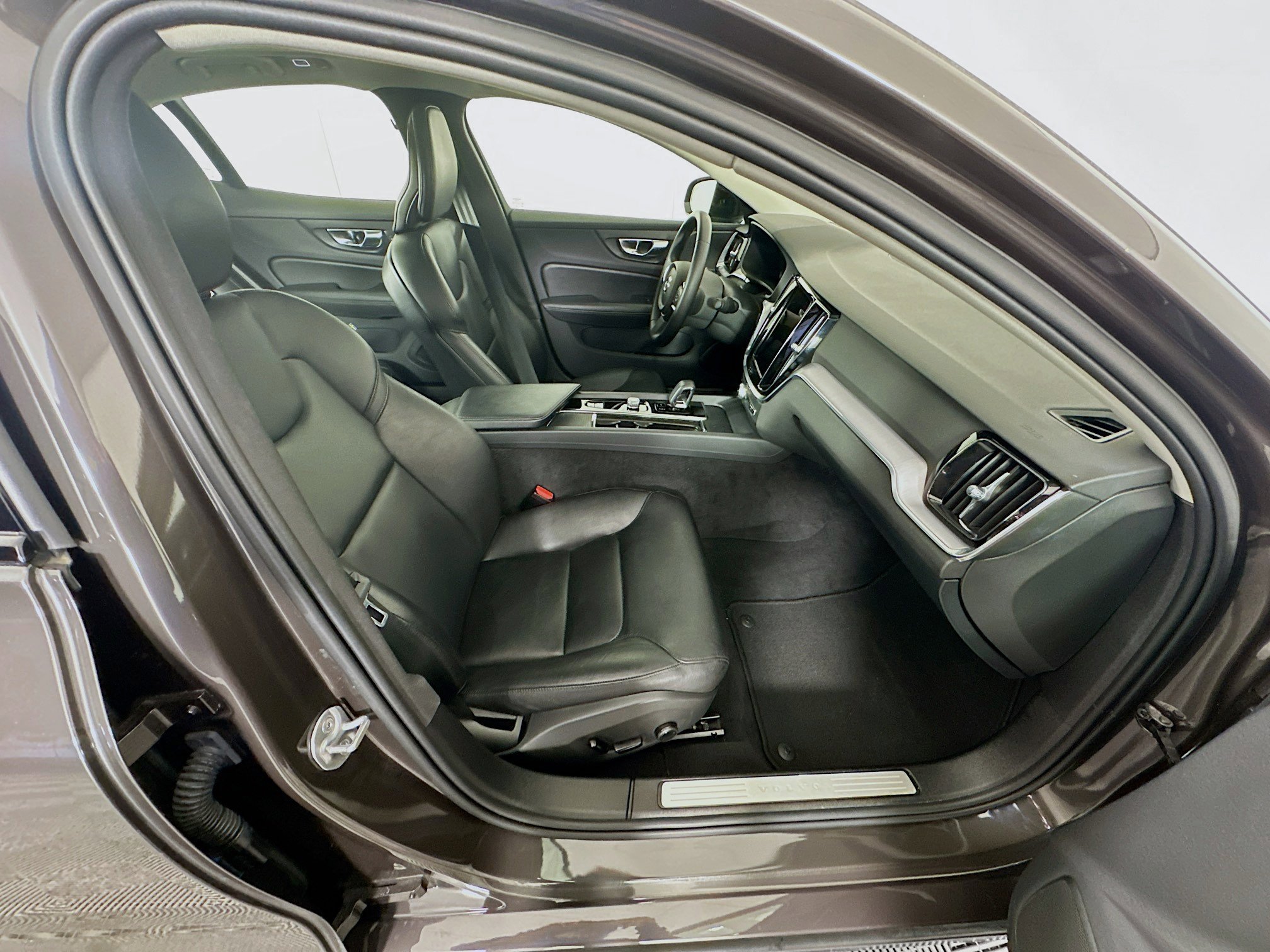 Used 2024 Volvo S60 B5 Core FWD image 31