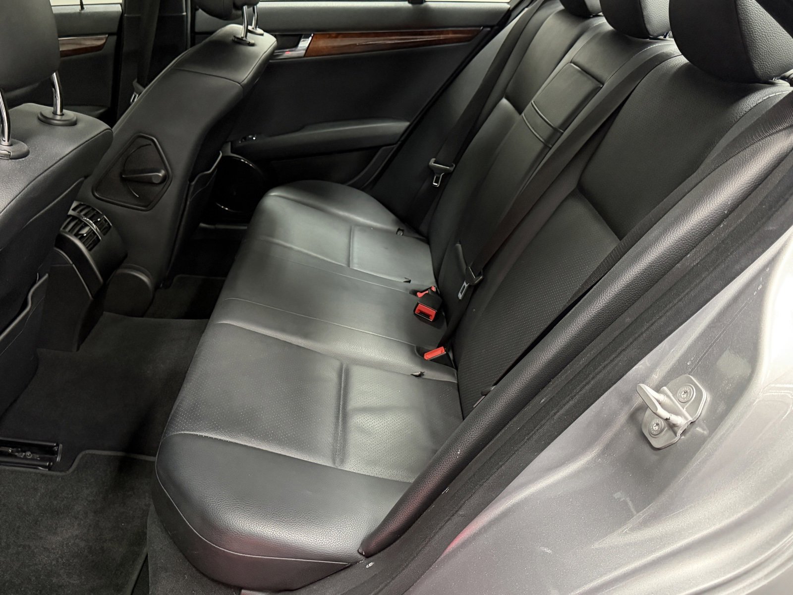 Used 2009 Mercedes-Benz C 300 Sedan image 36