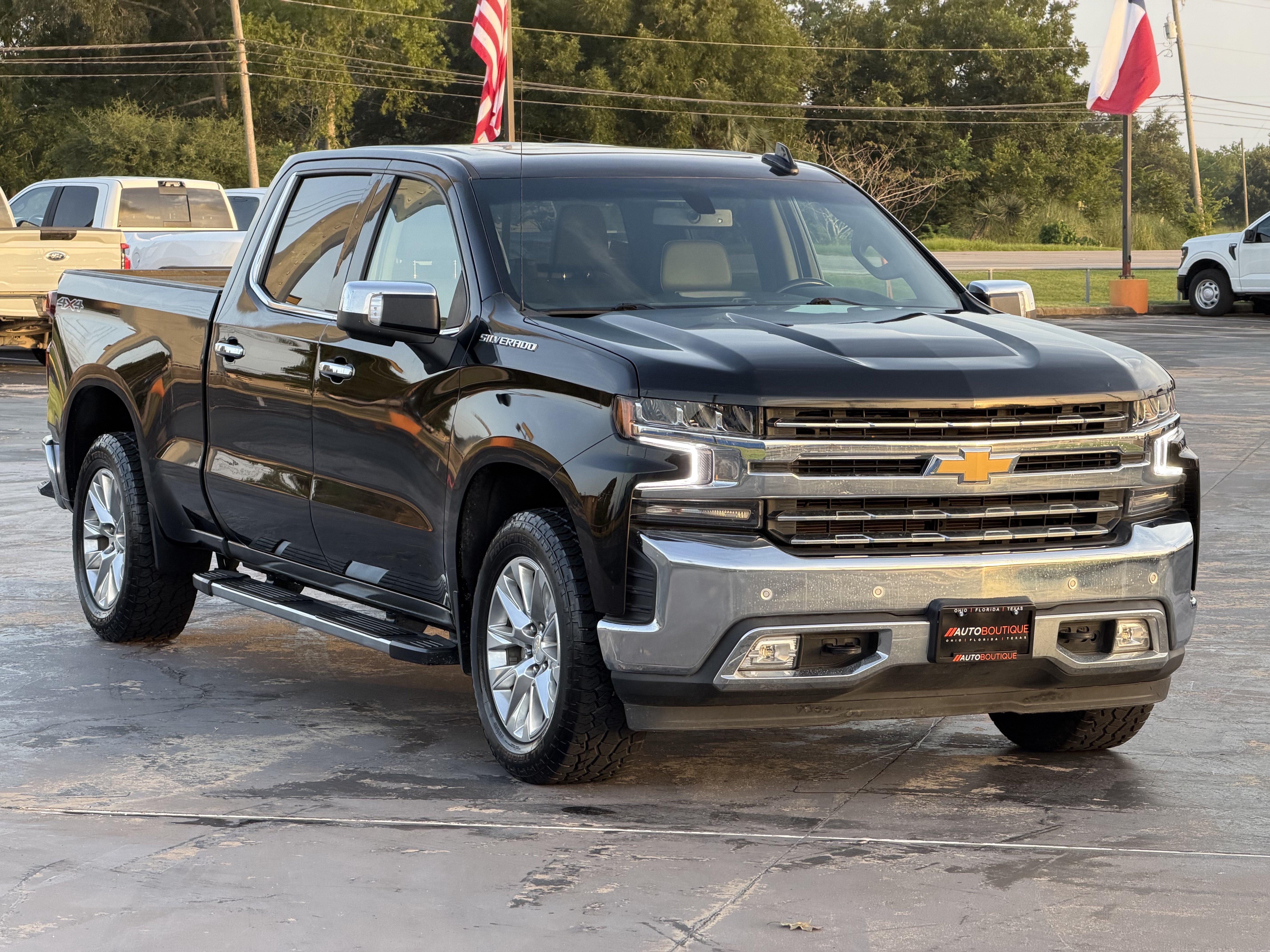 Used 2021 Chevrolet Silverado 1500 LTZ AWD/4WD image 3