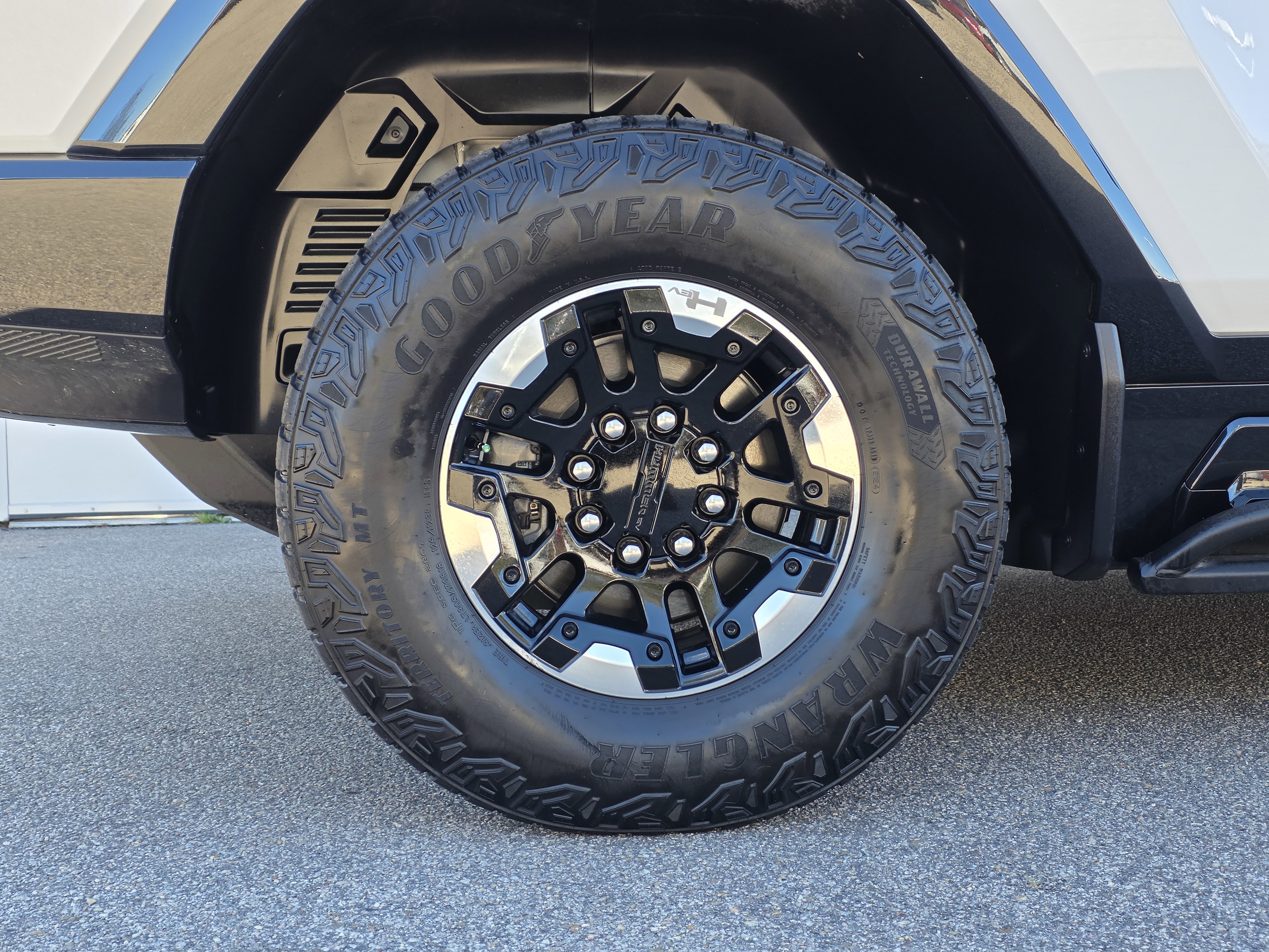 Used 2025 GMC Hummer EV 3X w/ Battery Pack, 24 Module Pack image 50