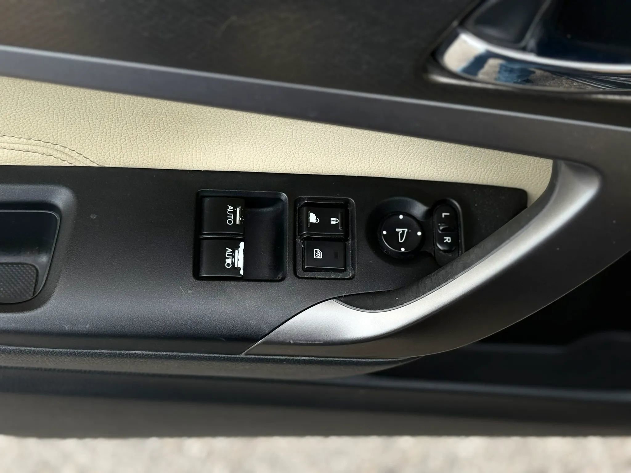 Used 2016 Honda Accord Touring image 28