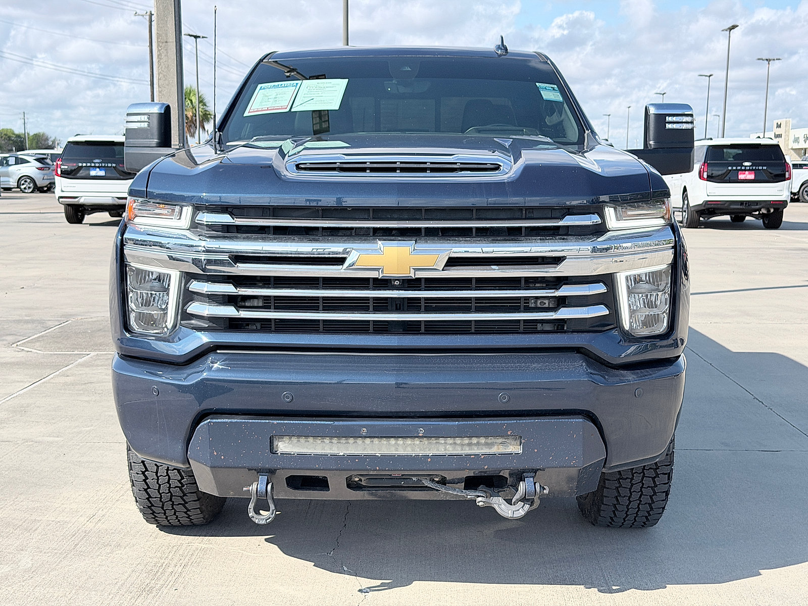 Used 2022 Chevrolet Silverado 2500 High Country w/ Technology Package AWD/4WD image 2