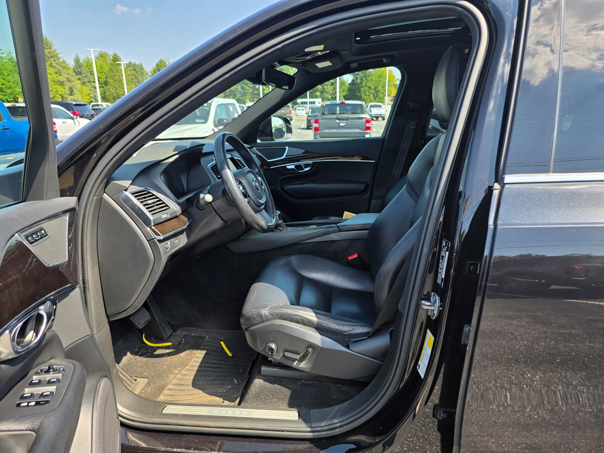 Used 2018 Volvo XC90 T6 Momentum w/ Protection Package AWD/4WD image 20