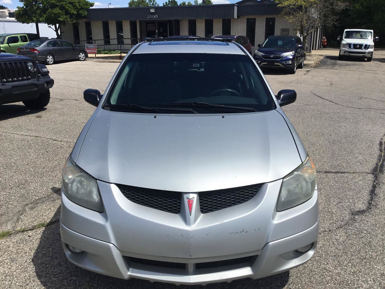 Used 2003 Pontiac Vibe w/ Power Group Value Package FWD image 2