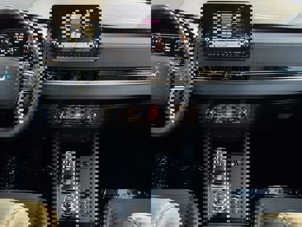 Used 2025 Mitsubishi Outlander SE image 28