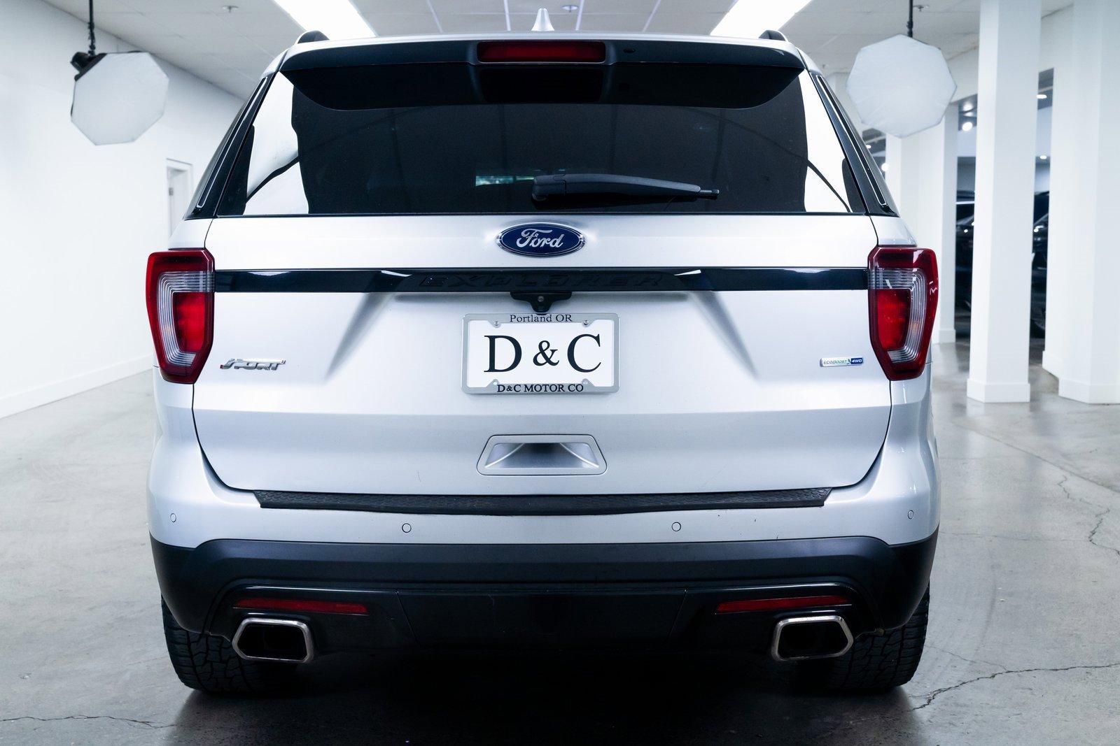 Used 2017 Ford Explorer Sport w/ Equipment Group 401A image 5