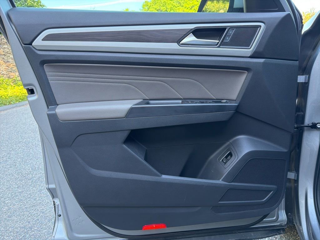 Used 2021 Volkswagen Atlas SE w/ Panoramic Sunroof Package AWD/4WD image 12