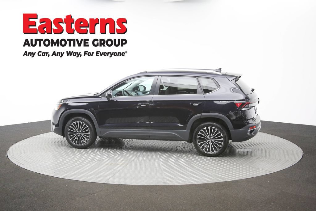 Used 2025 Volkswagen Taos SE FWD image 57