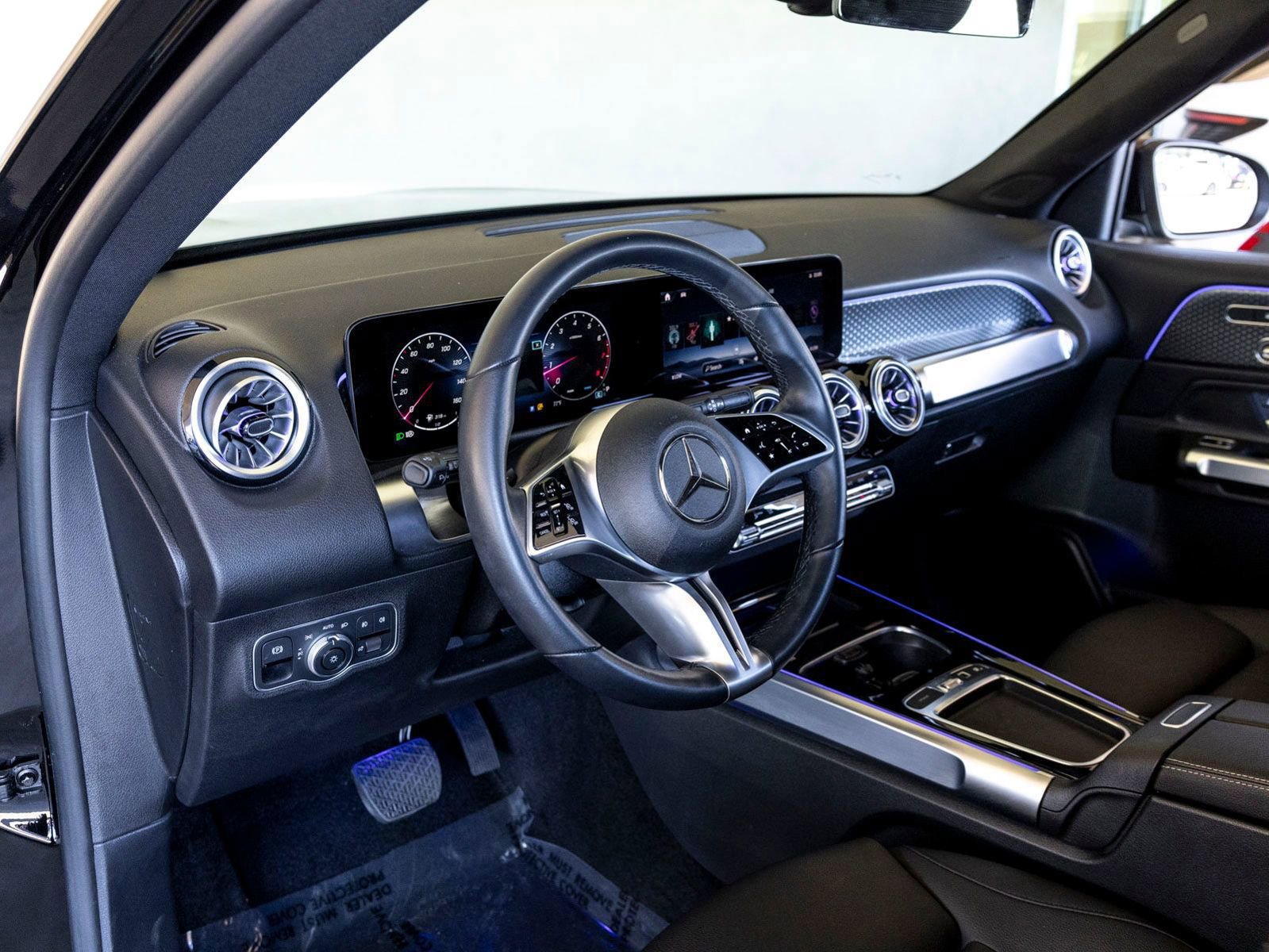 Used 2025 Mercedes-Benz GLB 250 image 17