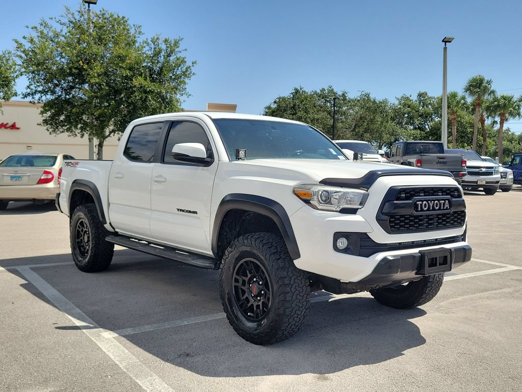 Used 2017 Toyota Tacoma TRD Off-Road w/ Tow Package (A/T) AWD/4WD image 3
