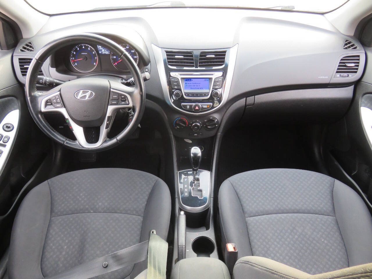Used 2014 Hyundai Accent SE w/ Option Group 3 FWD image 12