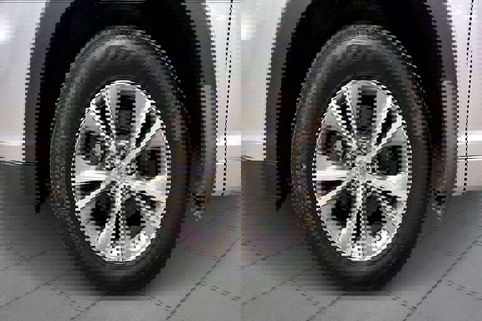 Used 2014 Toyota Highlander XLE image 11