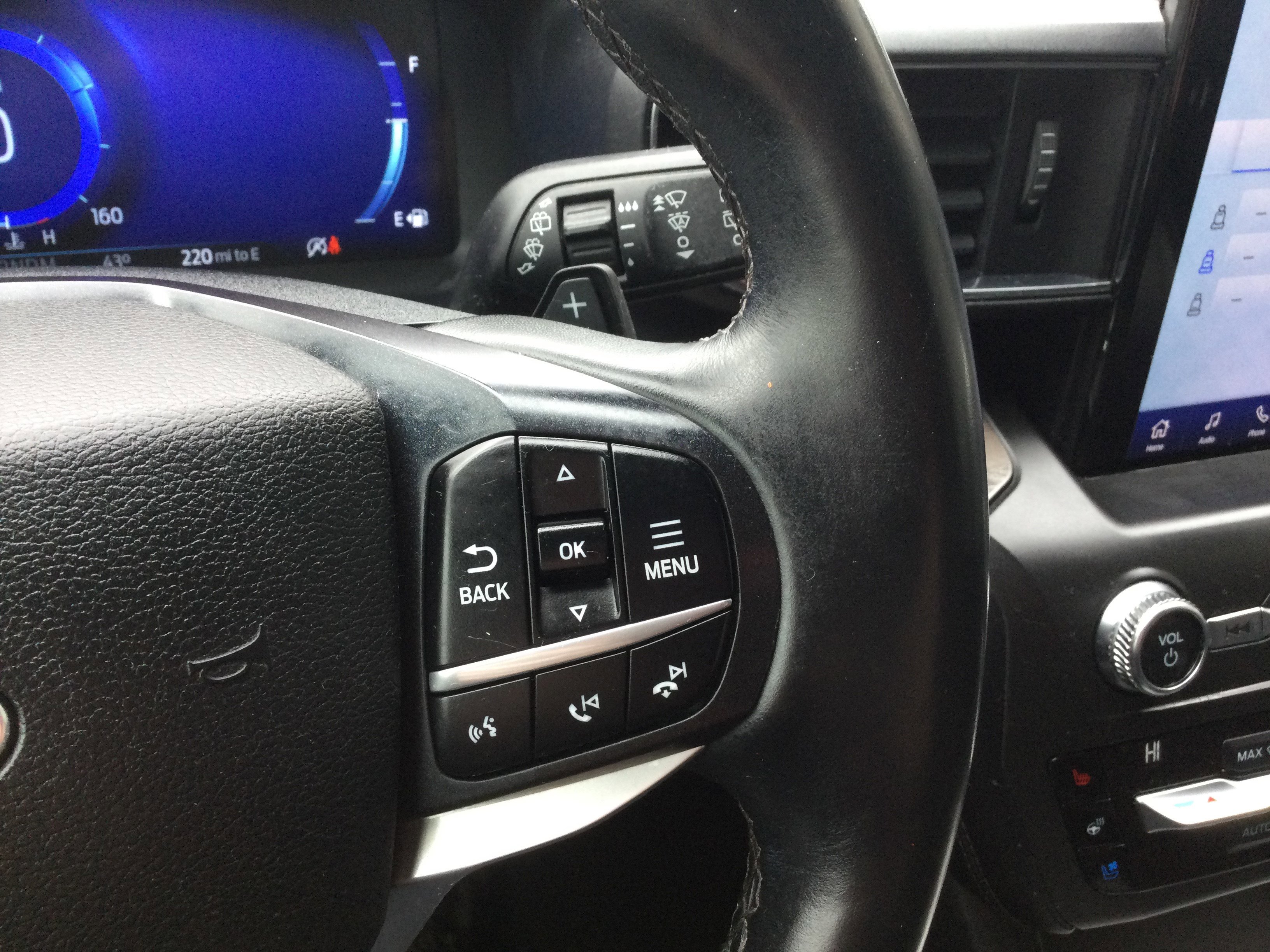 Used 2020 Ford Explorer Platinum image 18