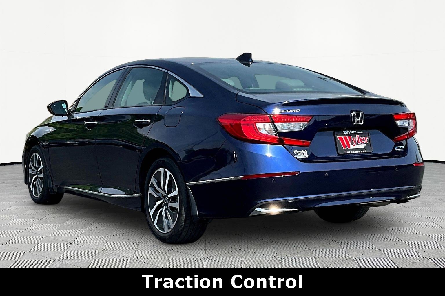 Used 2018 Honda Accord Touring image 4