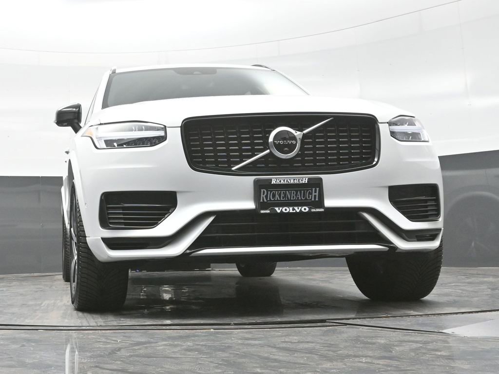 Used 2022 Volvo XC90 T8 R-Design image 17