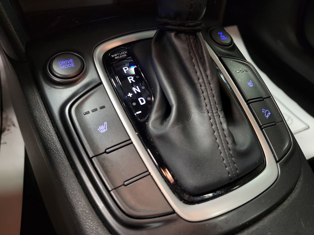 Used 2019 Hyundai Kona Limited image 16
