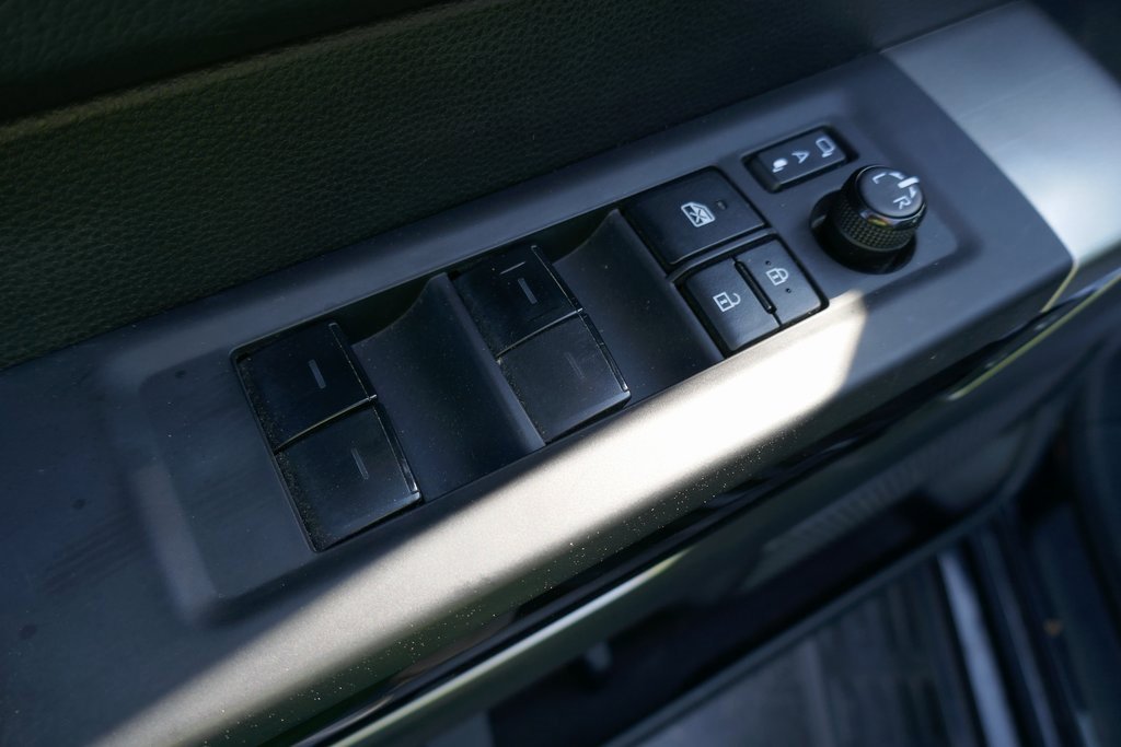 Used 2023 Toyota Sequoia Limited image 28