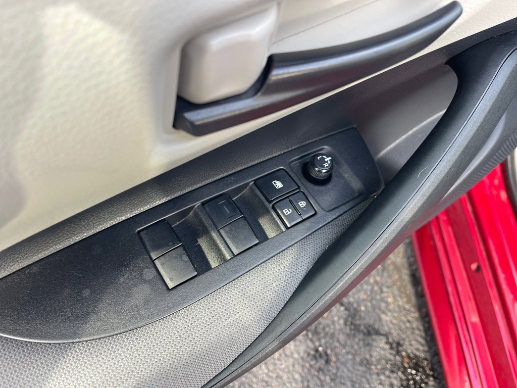 Used 2022 Toyota Corolla LE image 8