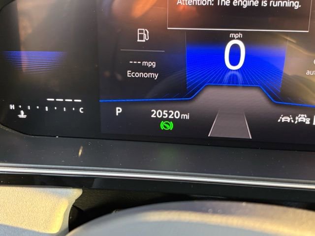 Used 2025 Volkswagen Jetta SE image 4