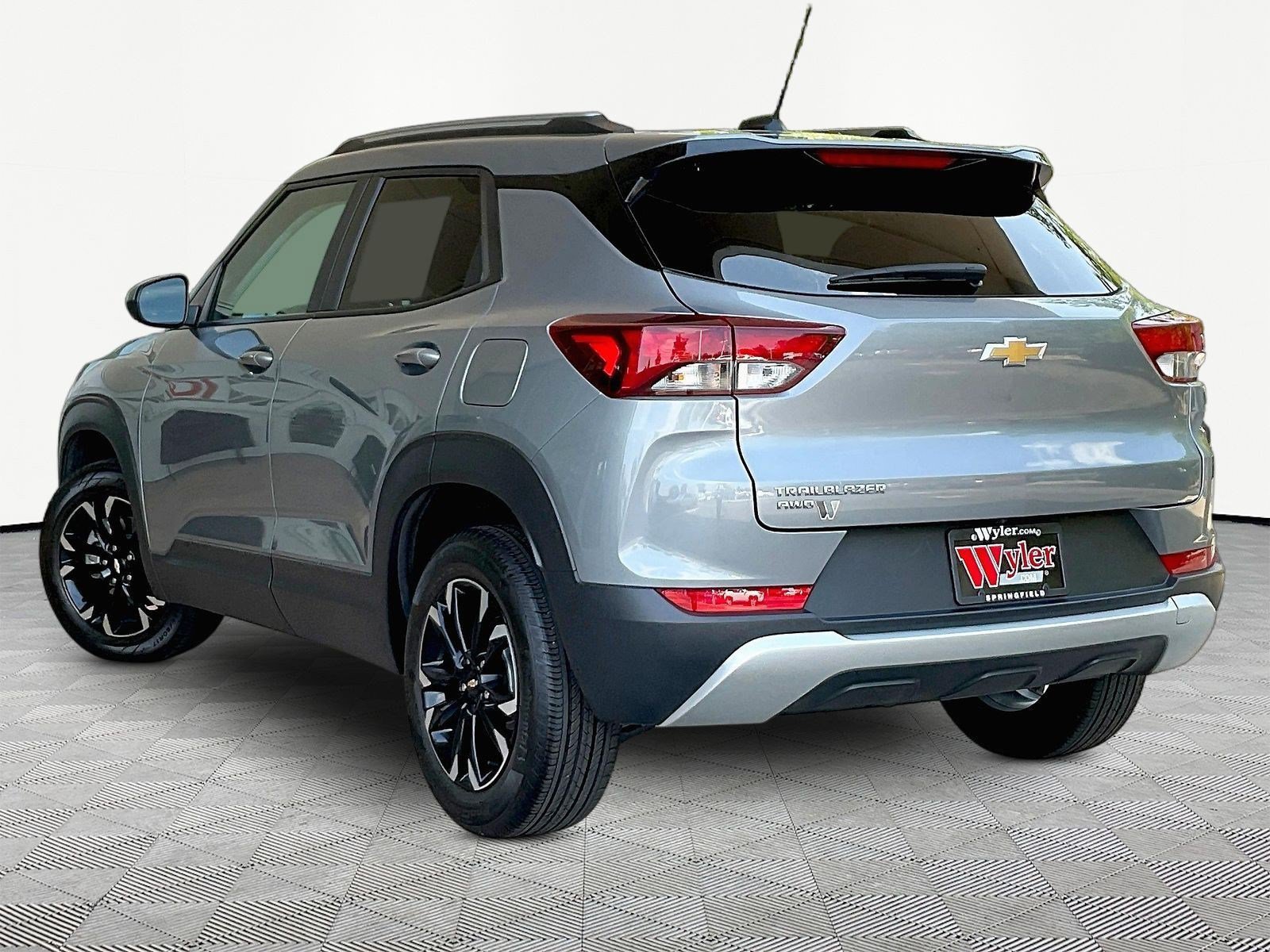 Used 2023 Chevrolet TrailBlazer LT w/ Convenience Package AWD/4WD image 4