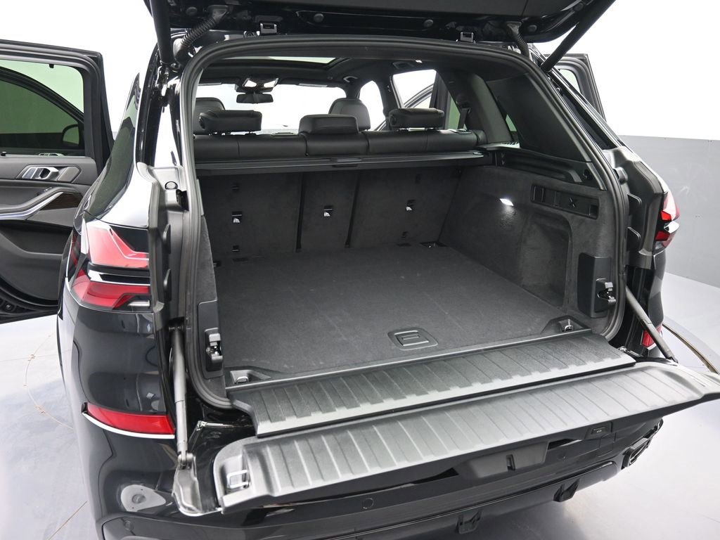 Used 2026 BMW X5 xDrive40i w/ M Sport Package image 18