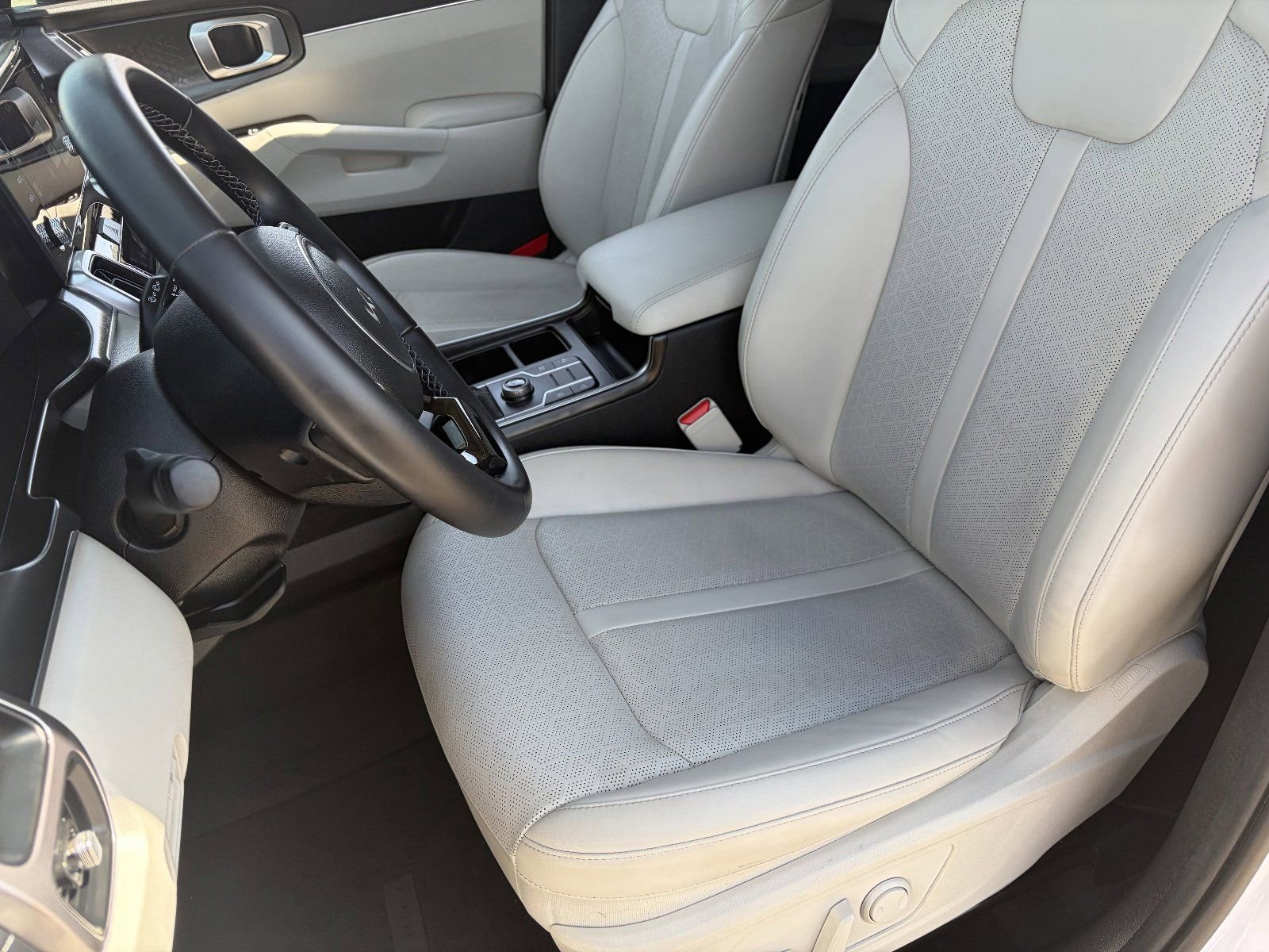 Used 2023 Kia Sorento S w/ Panoramic Sunroof Package image 21