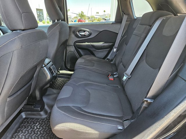 Used 2015 Jeep Cherokee Latitude w/ Comfort/Convenience Group AWD/4WD image 23