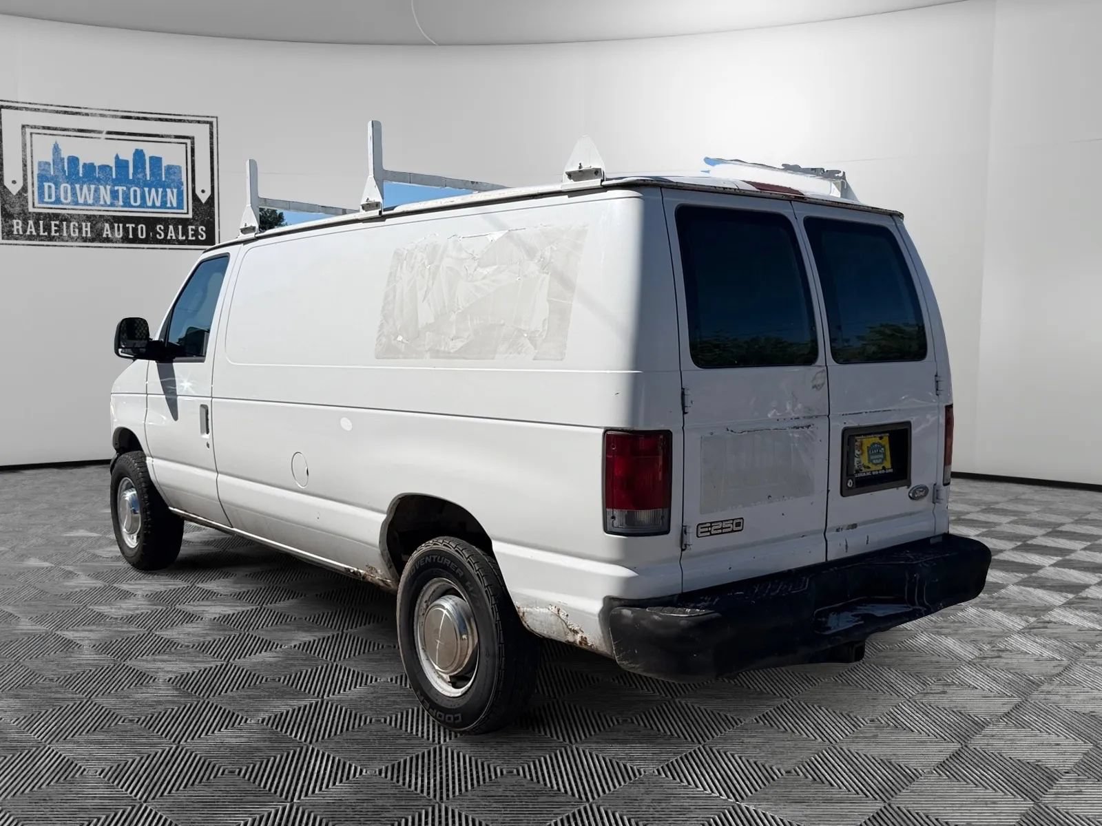 Used 2003 Ford E-250 and Econoline 250 RWD image 8