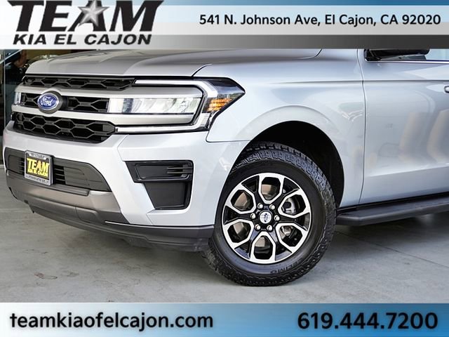 Used 2024 Ford Expedition Max XLT image 3