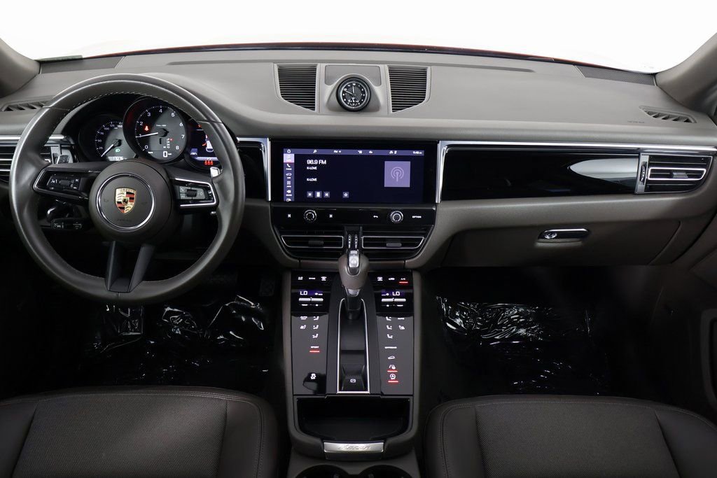 Used 2024 Porsche Macan AWD/4WD image 7