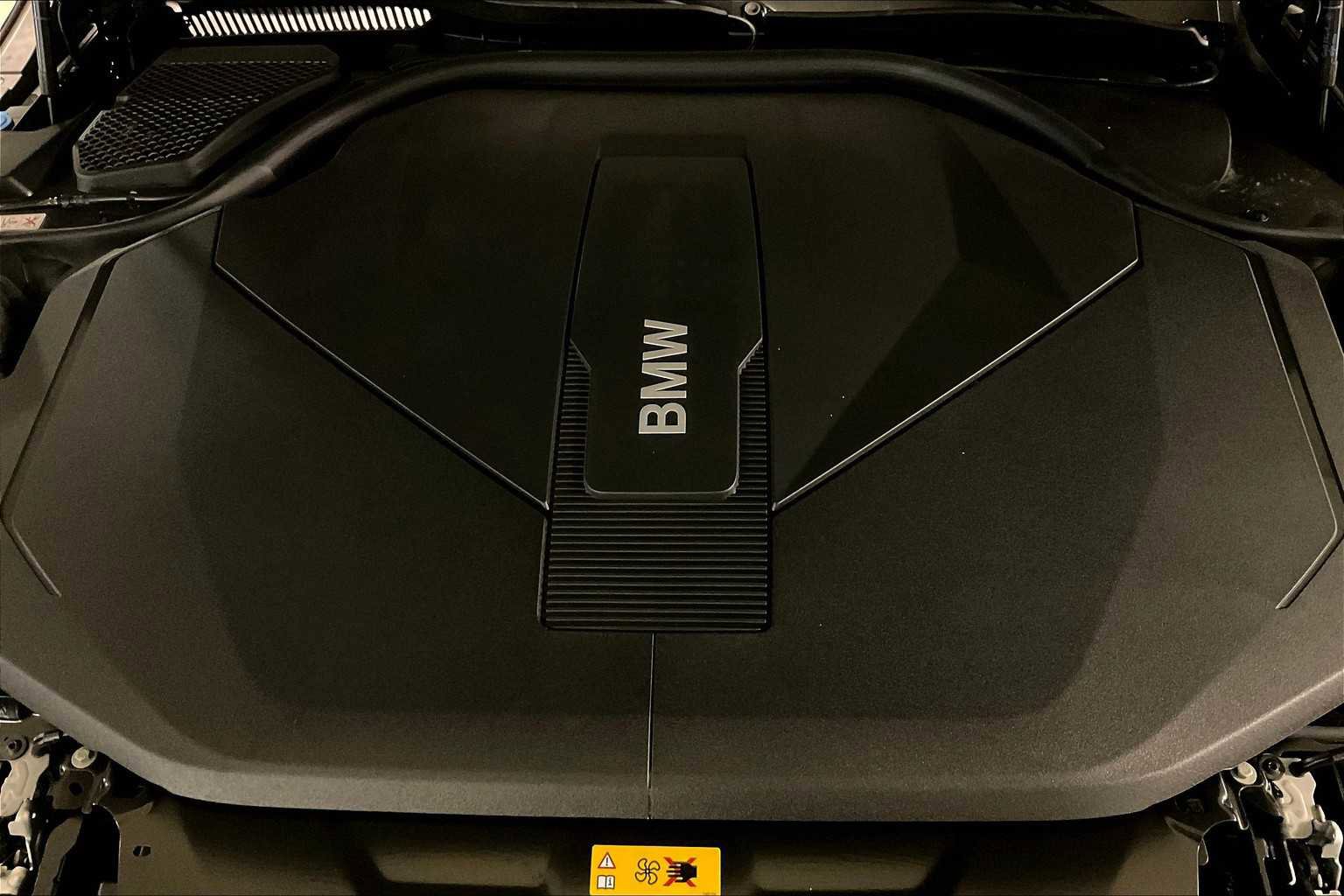Used 2026 BMW i5 eDrive40 w/ Premium Package RWD image 17