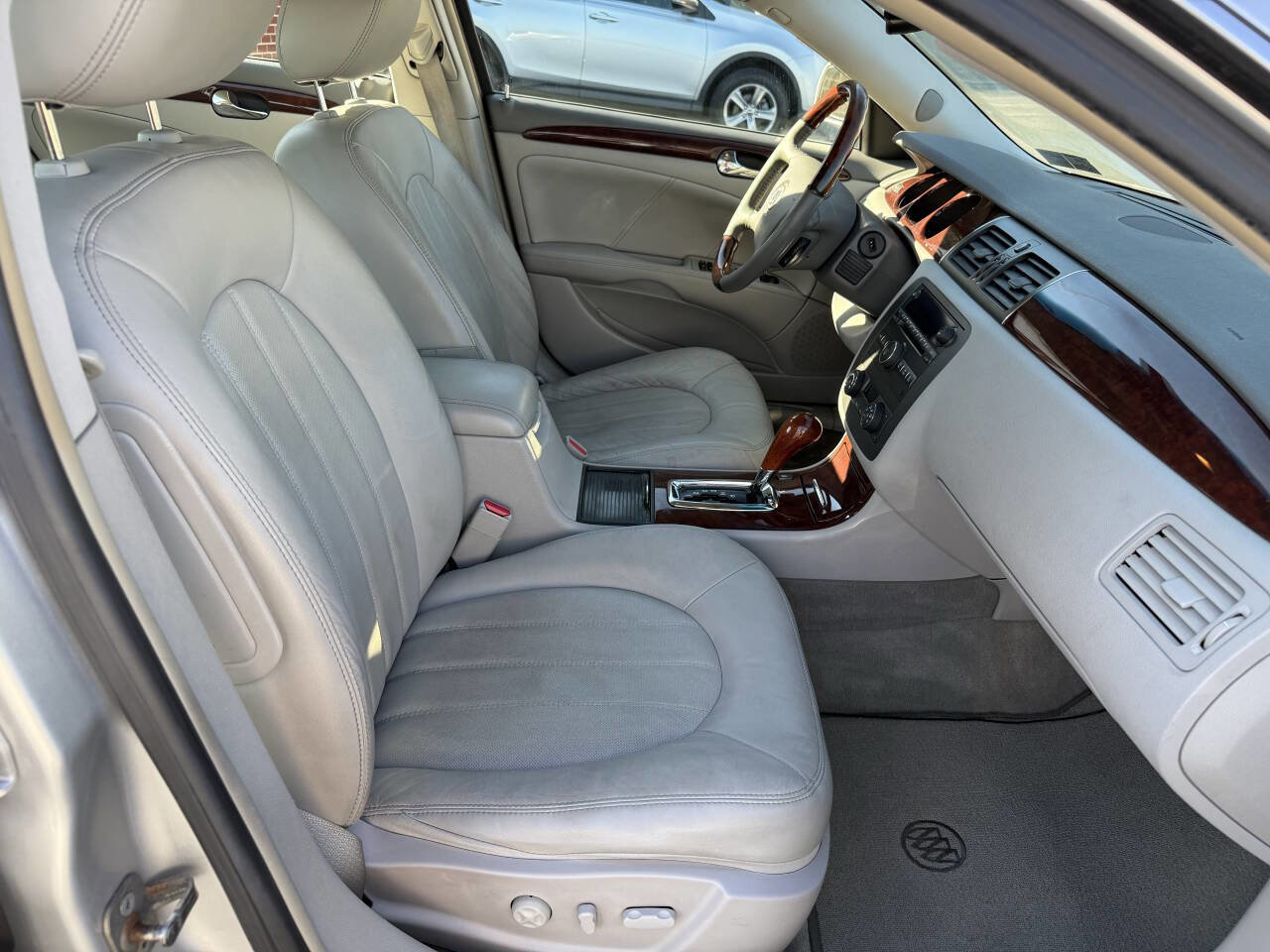 Used 2009 Buick Lucerne CXL image 22