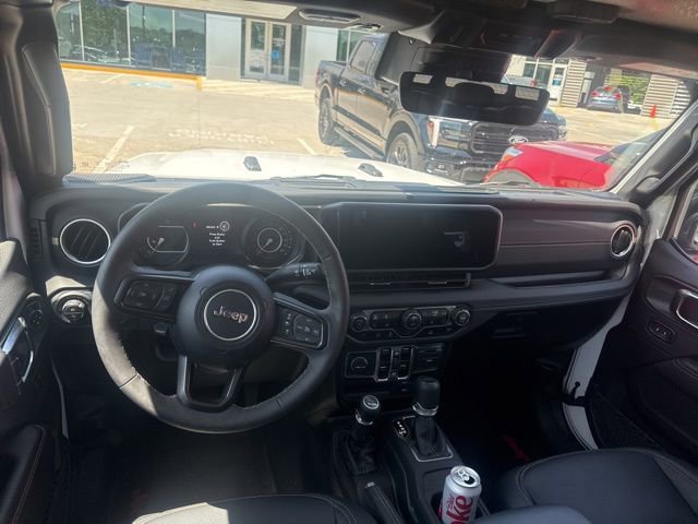 Used 2025 Jeep Gladiator Sport AWD/4WD image 15