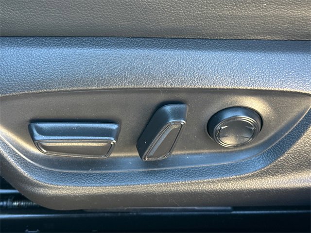 Used 2020 Toyota Camry XSE image 19