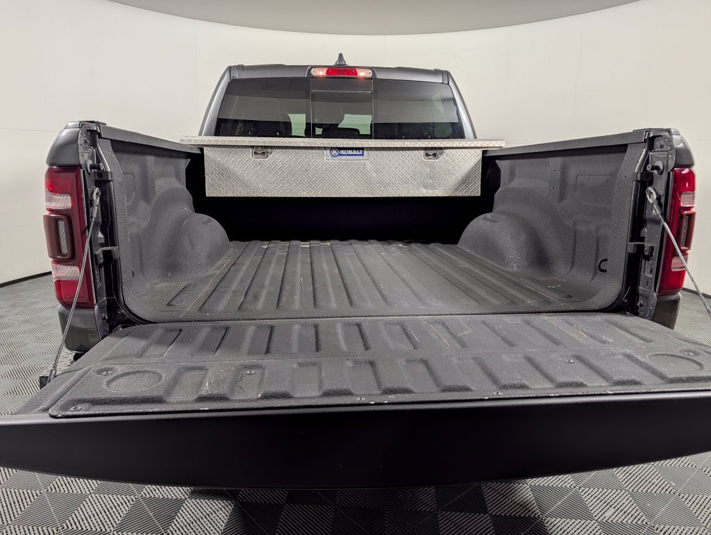 Used 2019 RAM 1500 Laramie AWD/4WD image 6