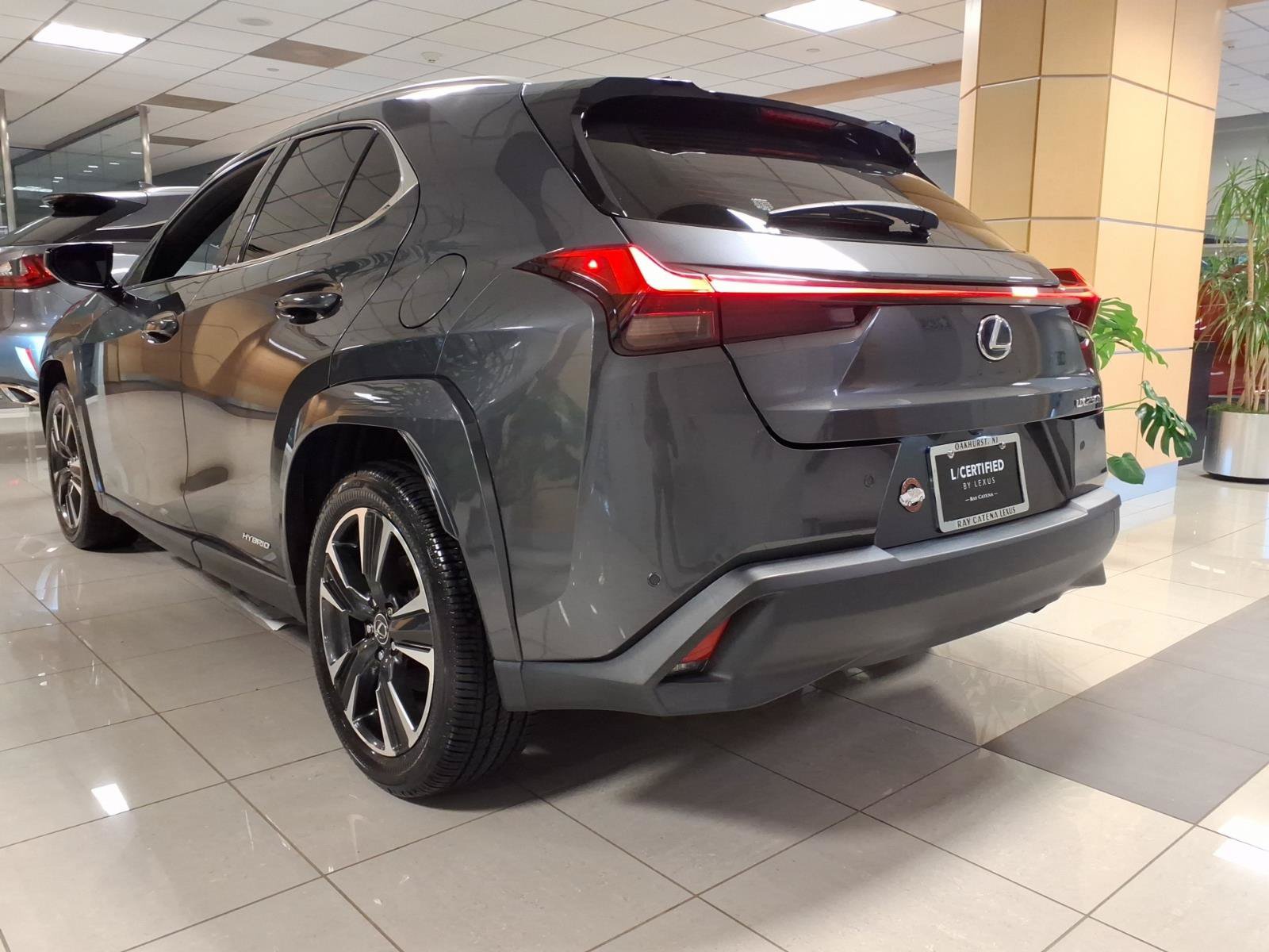 Certified 2022 Lexus UX 250h w/ Premium Package AWD/4WD image 18