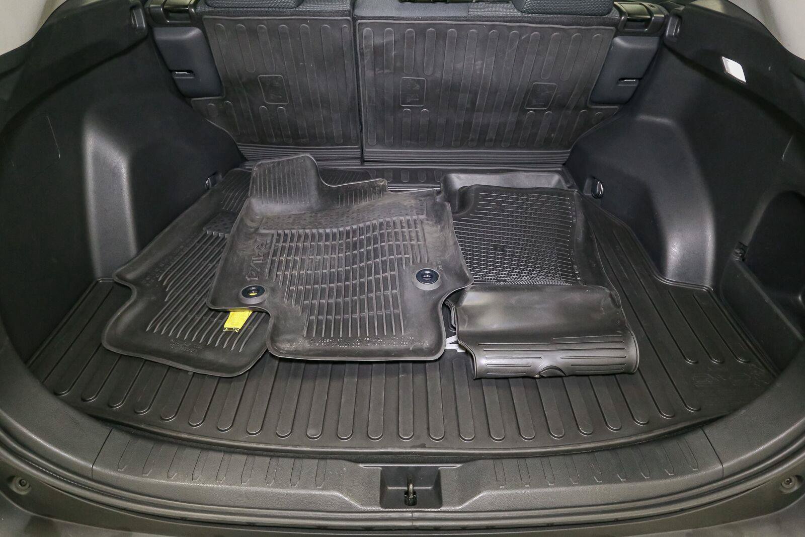 Certified 2023 Toyota RAV4 LE AWD/4WD image 13