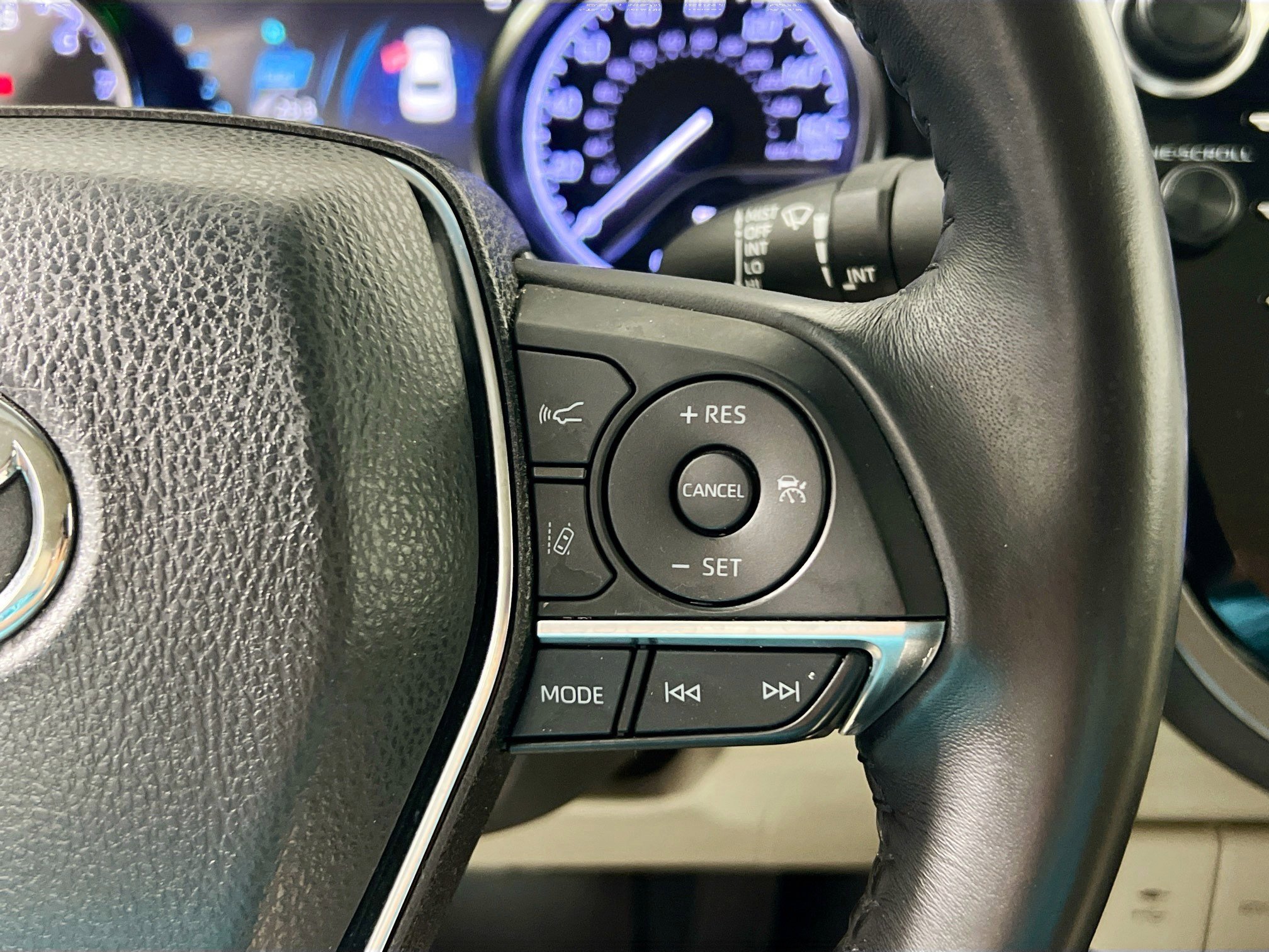 Used 2018 Toyota Camry XLE w/ Audio Package FWD image 19