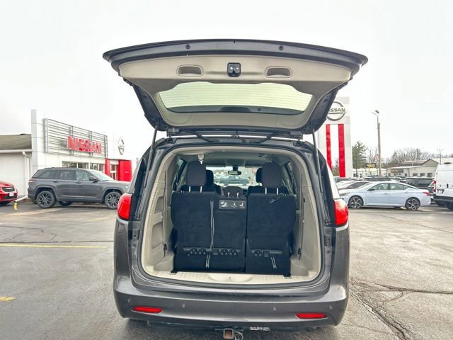 Used 2017 Chrysler Pacifica LX image 7