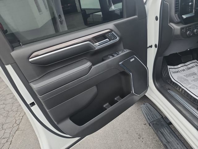 Used 2024 Chevrolet Silverado 2500 LTZ w/ LTZ Convenience Package image 17
